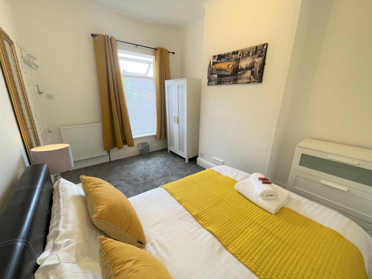 Robinhuts - 3 Bed Accommodation -Perfect For Contractors, Families & Students Kingston upon Hull Exterior photo
