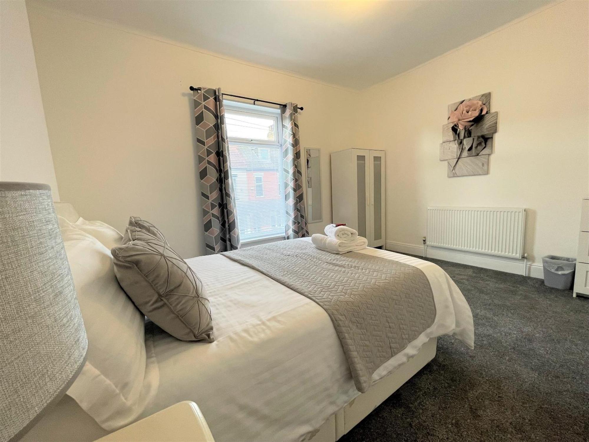 Robinhuts - 3 Bed Accommodation -Perfect For Contractors, Families & Students Kingston upon Hull Exterior photo