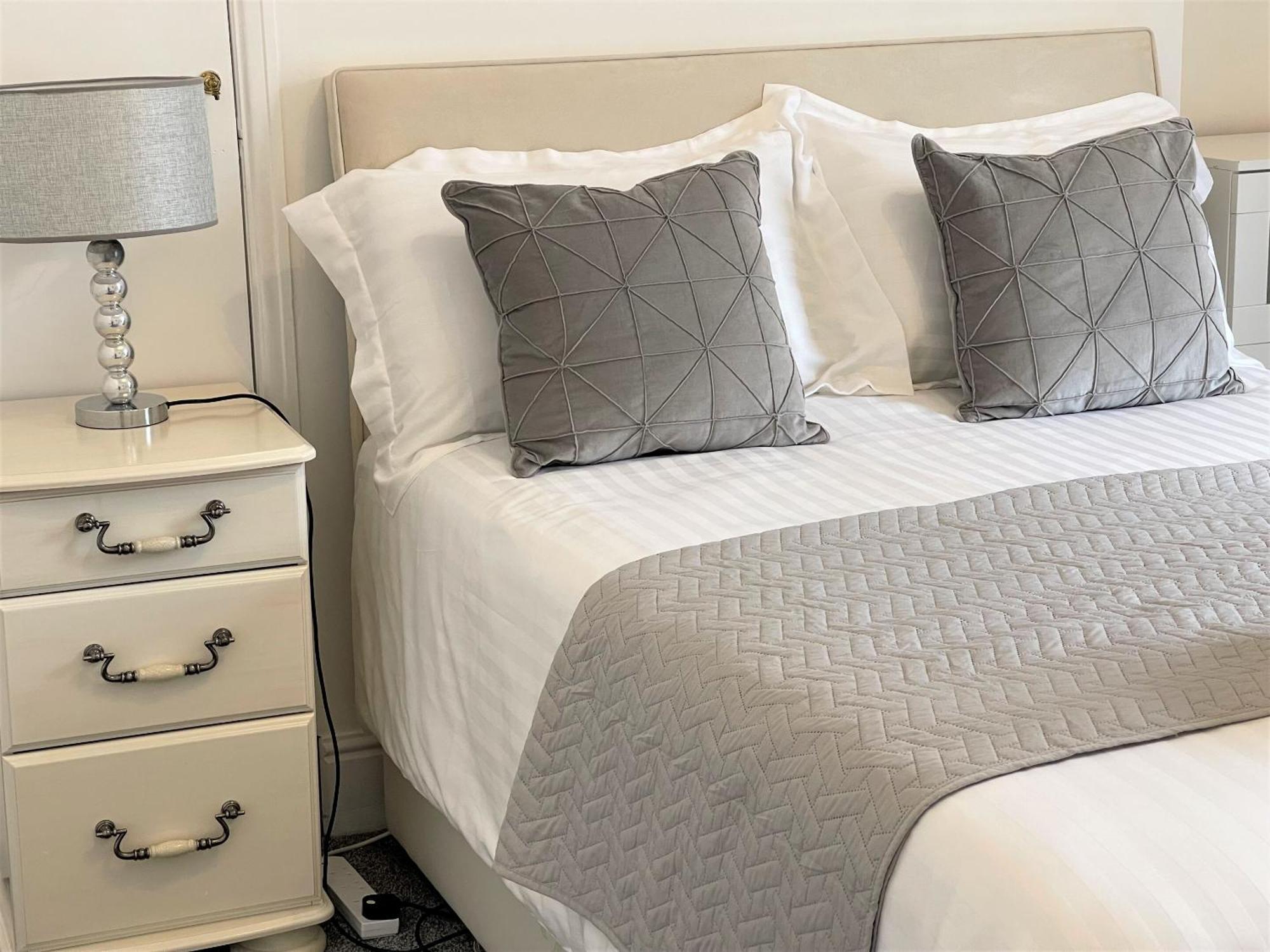 Robinhuts - 3 Bed Accommodation -Perfect For Contractors, Families & Students Kingston upon Hull Exterior photo
